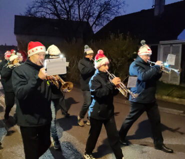 Parade de noel de golbey 2024 avec l'orchestre d'harmonie