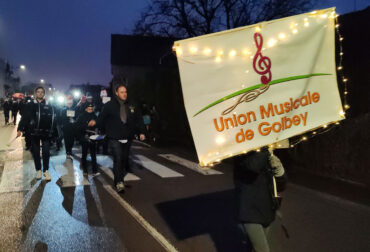 Parade de noel de golbey 2024 avec l'orchestre d'harmonie
