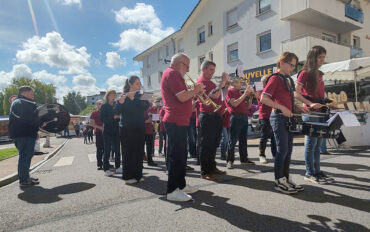 L'orchestre d'harmonie à la foire aux beignets râpés 2025 à Golbey