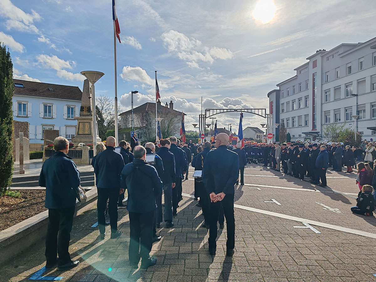 11 Novembre 2025 - Cérémonie de commémoration de l'armistice à Golbey avec l'orchestre d'harmonie
