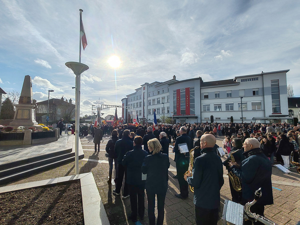 11 Novembre 2025 - Cérémonie de commémoration de l'armistice à Golbey avec l'orchestre d'harmonie